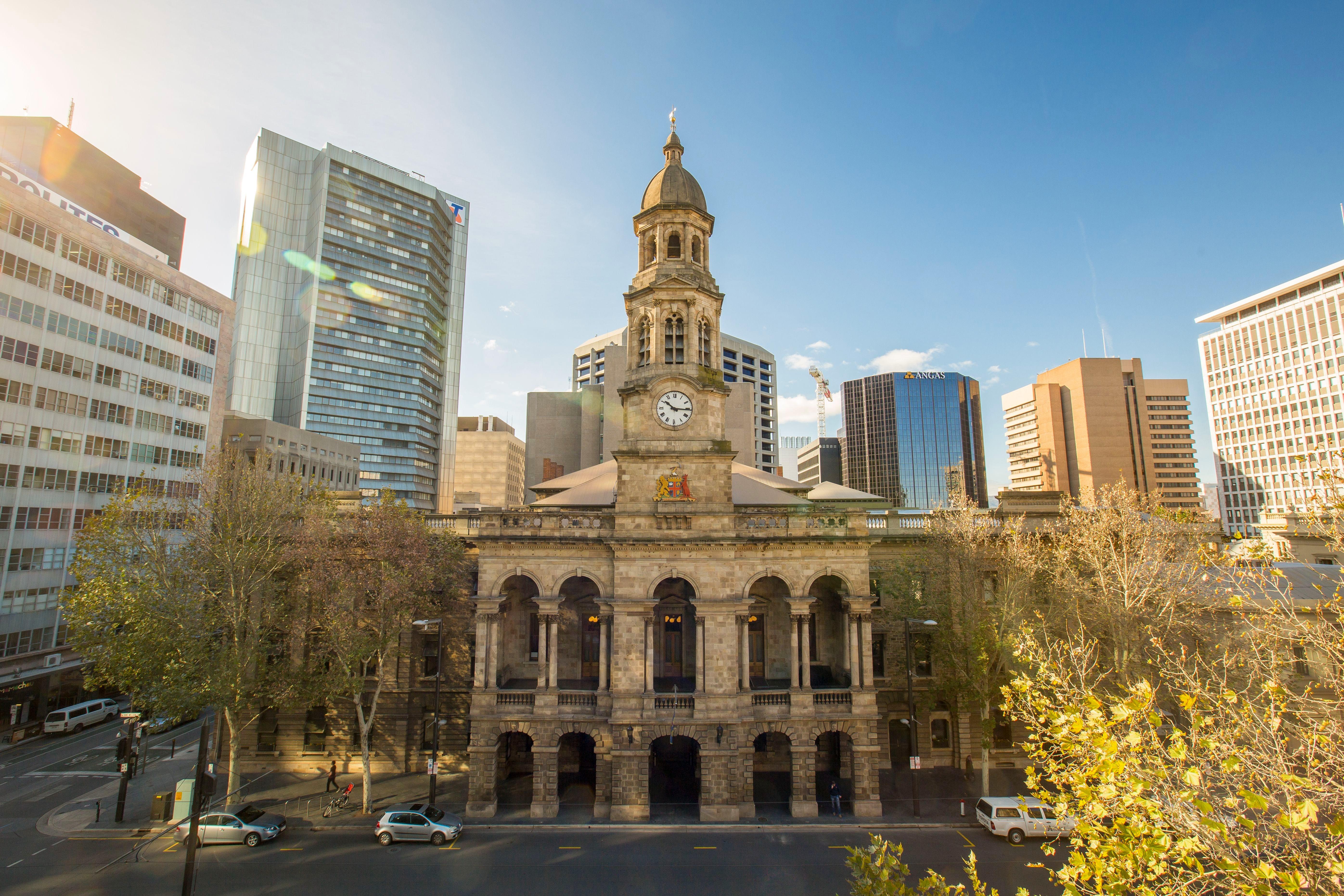 History Festival - Adelaide Town Hall Tour in Mandarin