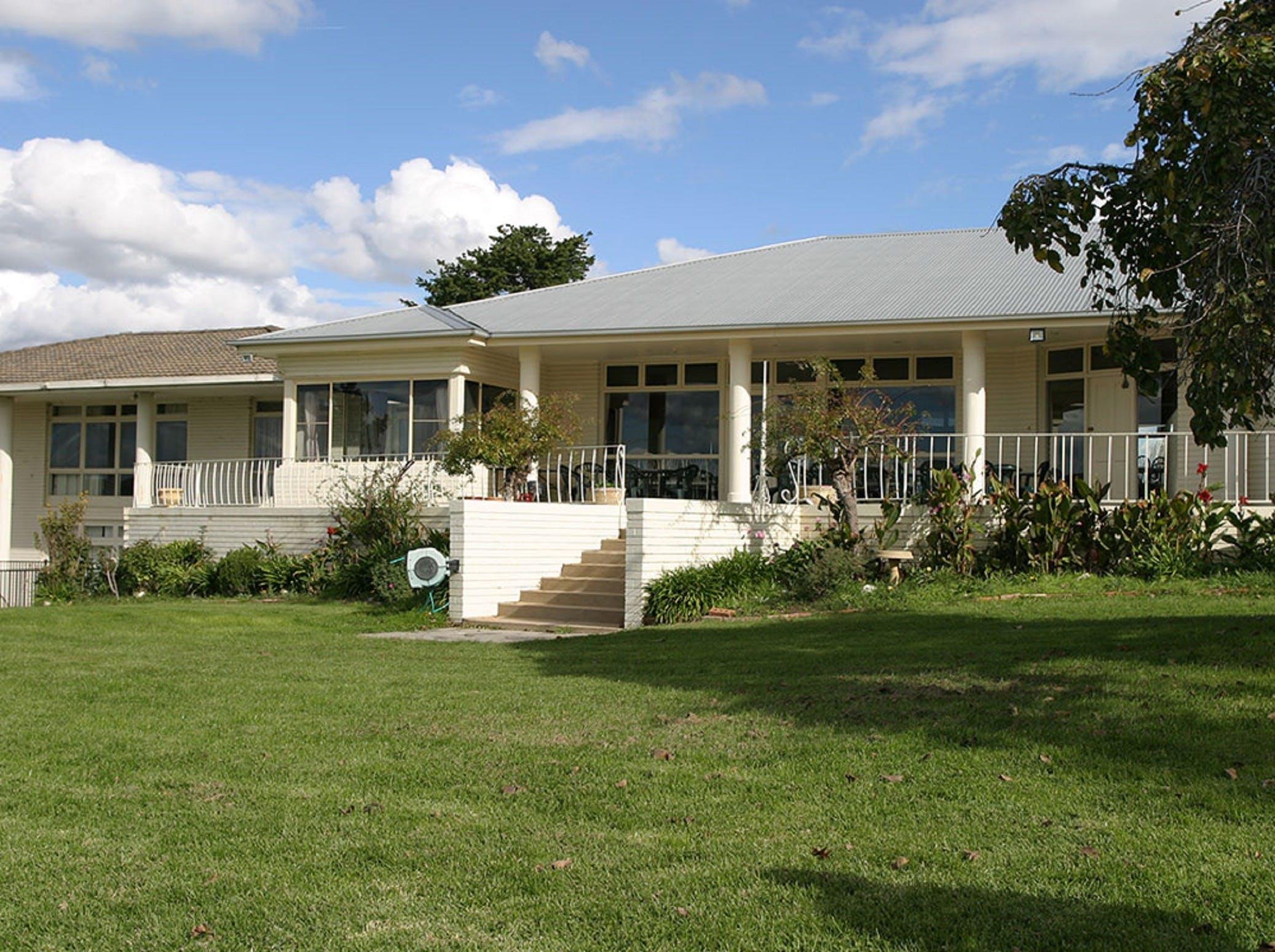 Newhaven Park House and Cabins