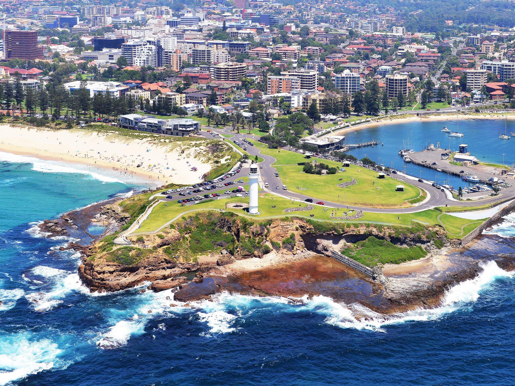 Wollongong and Harbour Lighthouse